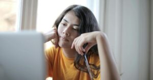 Comparaison auto-entrepreneur vs micro-entreprise : tableau explicatif